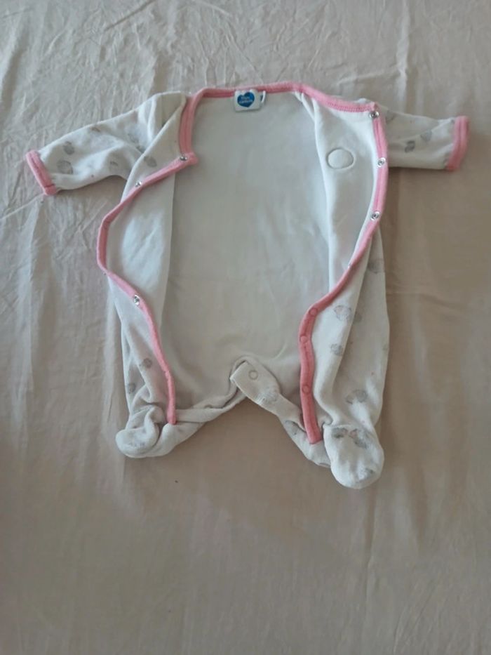 Pyjama 1 mois - photo numéro 2