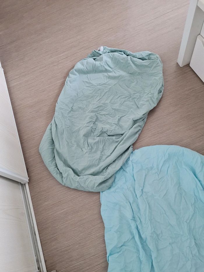 Lot 2 draps lit bébé très bon etat - photo numéro 2