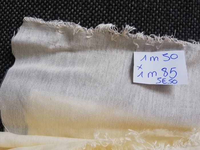 Tissu crème 1m50 x 1m85 - photo numéro 3