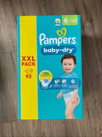 Couches Pampers baby dry taille 6