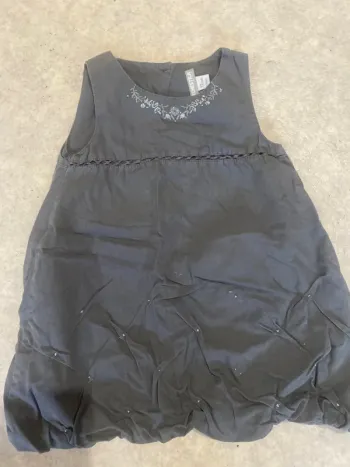 Robe grise paillettes