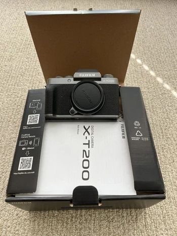 Fujifilm xt200