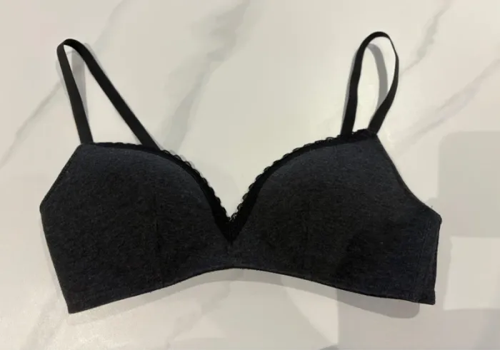 Soutien-gorge noir/gris foncé Kiabi EUR 85C - photo numéro 2