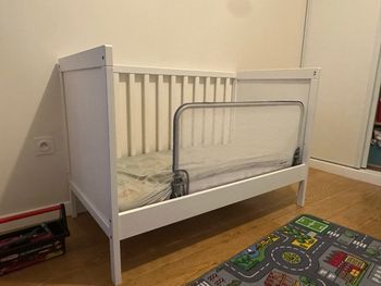 Lit bébé IKEA