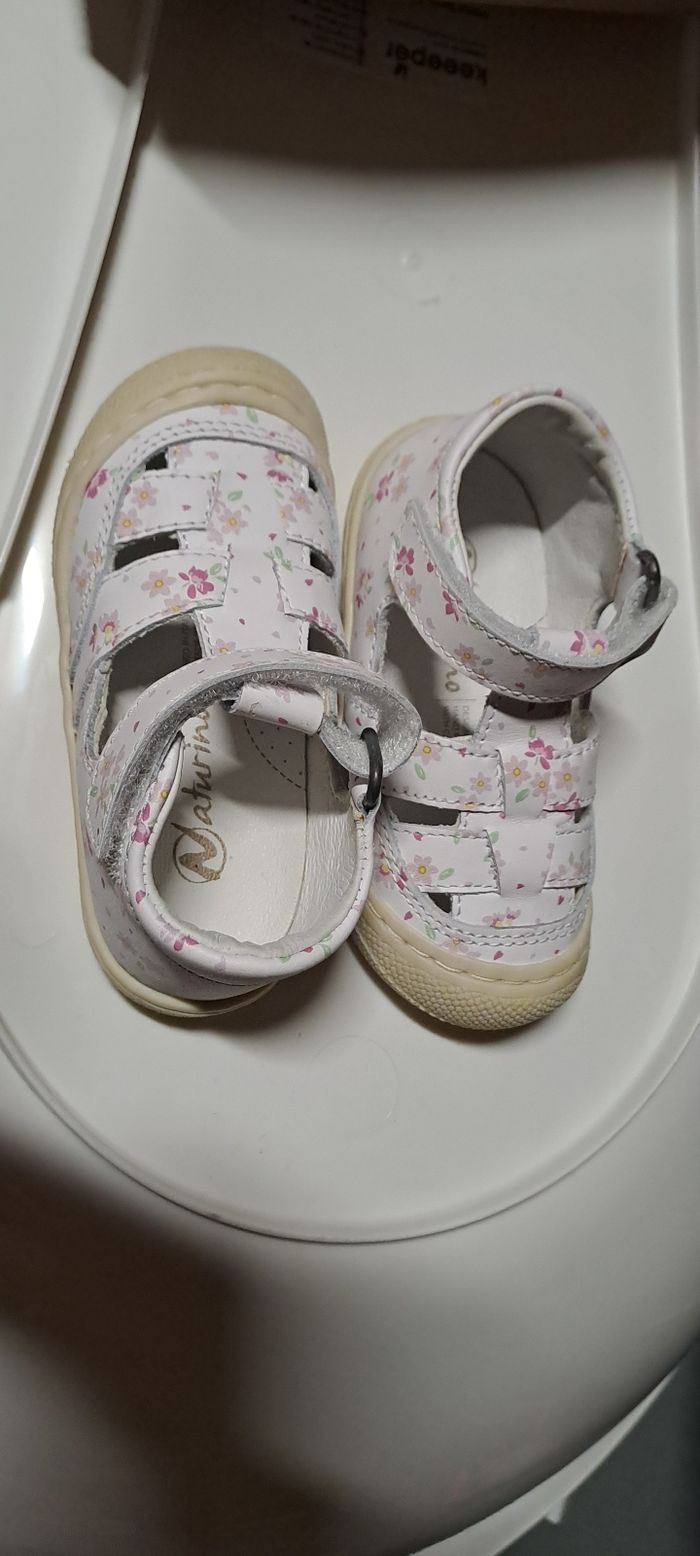 Sandales Naturino taille 20 - photo numéro 3