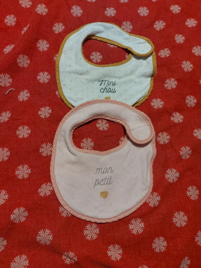 Lot de 2 bavoirs - photo numéro 2