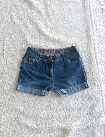 Short en jean bleu brut clouté vintage cute clous dorés revers