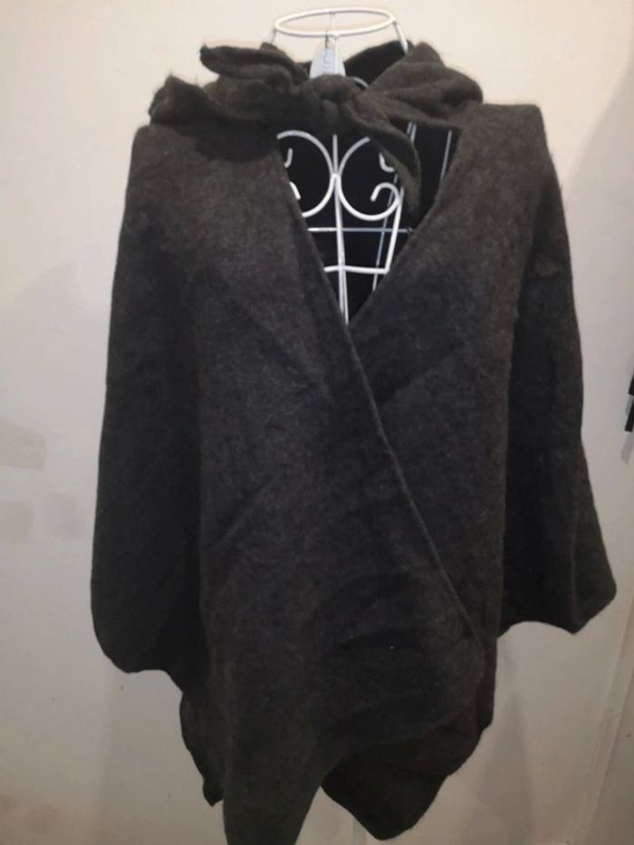 Magnifique cape chaude Oysho grise neuve