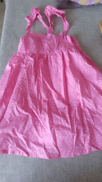 Robe rose petit pois blanc