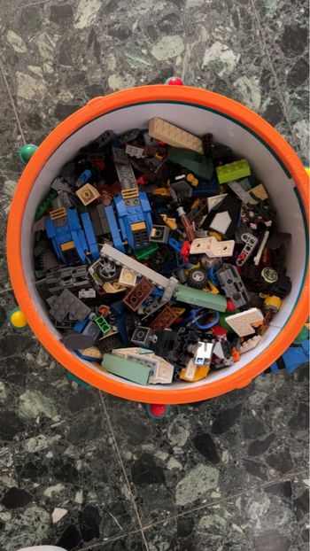Lot lego. 