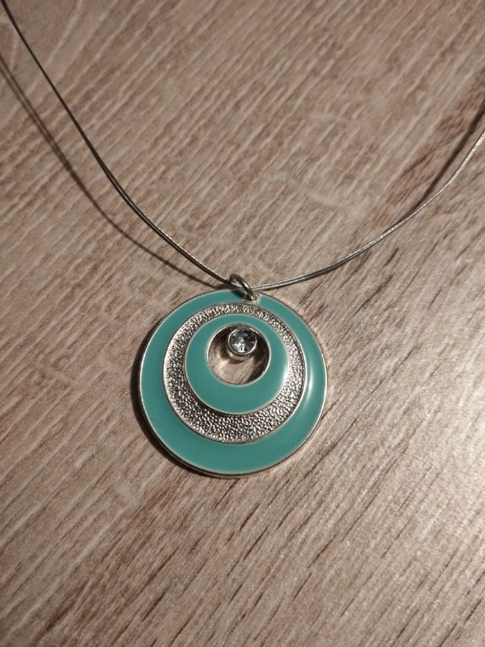 Collier pendentif Yves Rocher - photo numéro 2