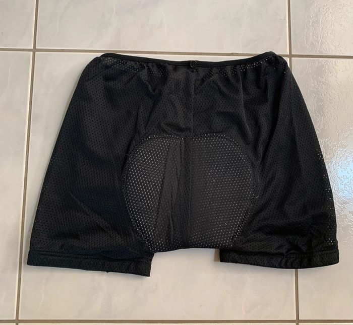 Short cycliste taille XS - photo numéro 4