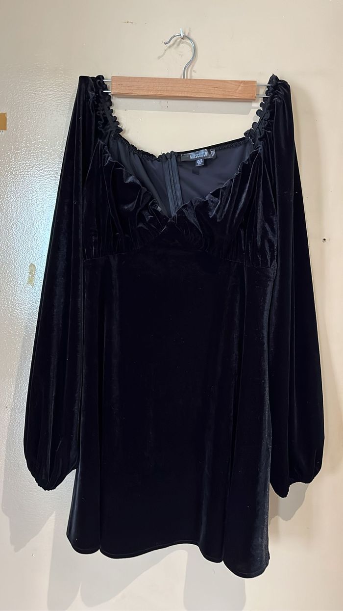💃🏻 Robe noire en velours col froncé - photo numéro 4