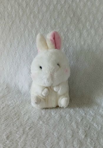 peluche lapin Aurora 
