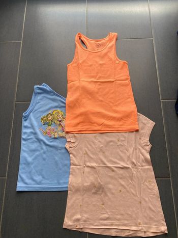 Lot de débardeur et t-shirt fille 6 ans