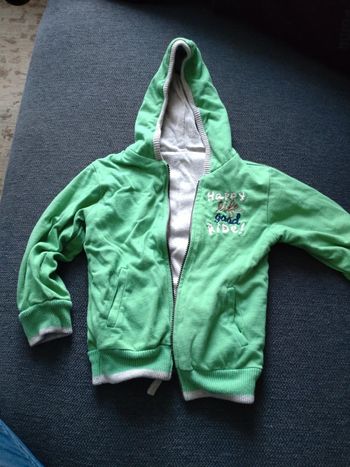 Gilet zippé à capuche marese taille 18 mois