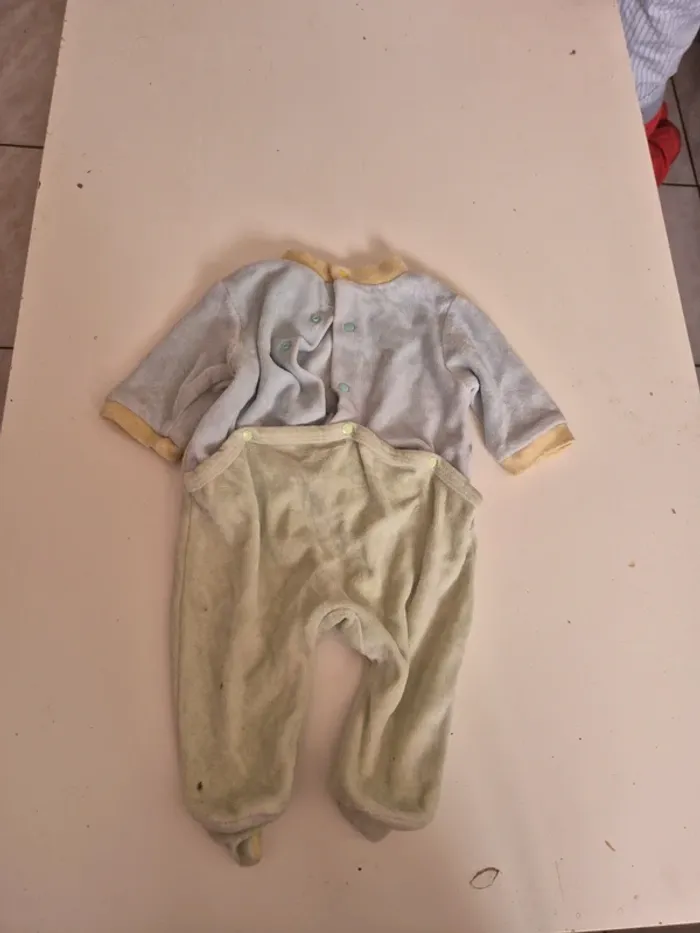 Pyjamas 1 mois - photo numéro 3