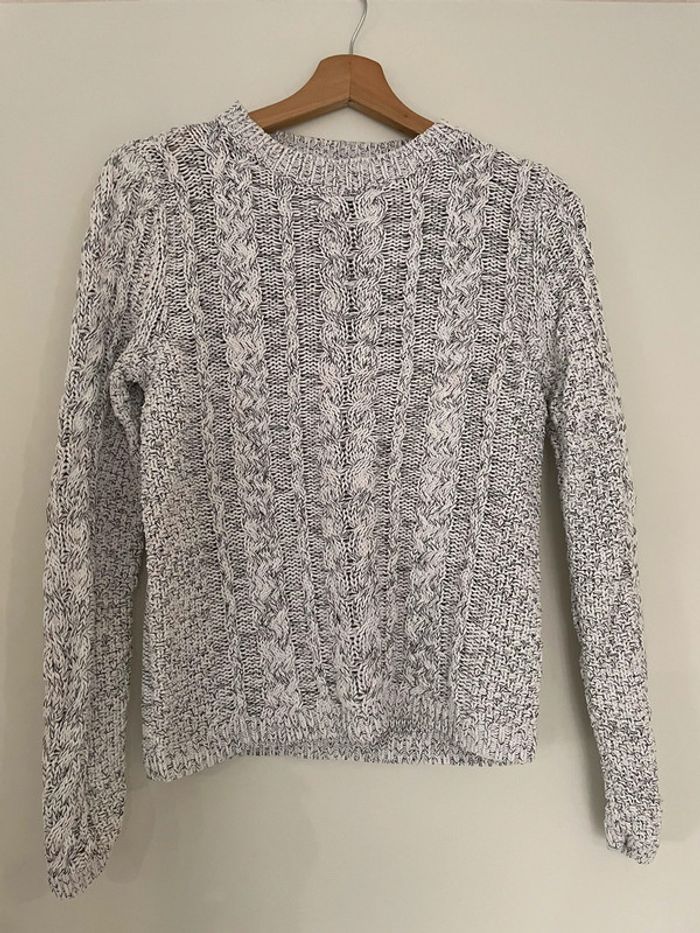 Pull blanc et gris