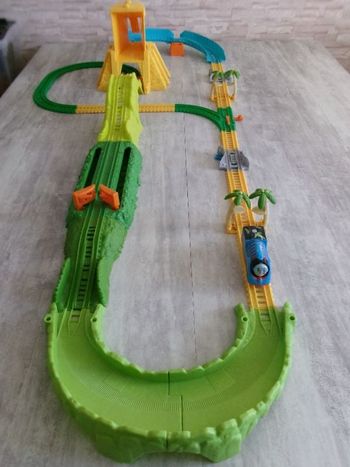 Circuit de train - Le temple de la jungle - Thomas et ses amis (2)