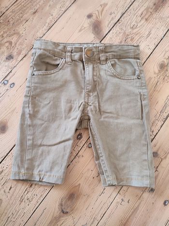 Short beige 4 ans