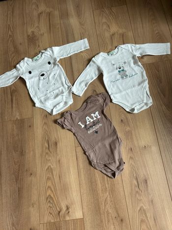 Lot de 3 bodys 9 mois