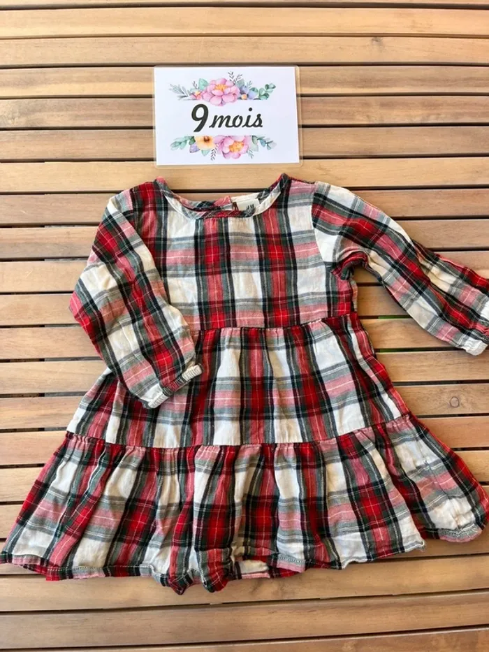 Gros lot vêtement fille 9 mois - photo numéro 2