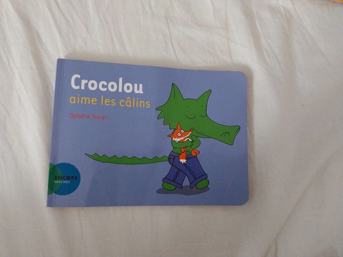 Collection Crocolou: Crocolou aime les câlins