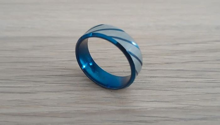 Bague bleue et argenté neuve