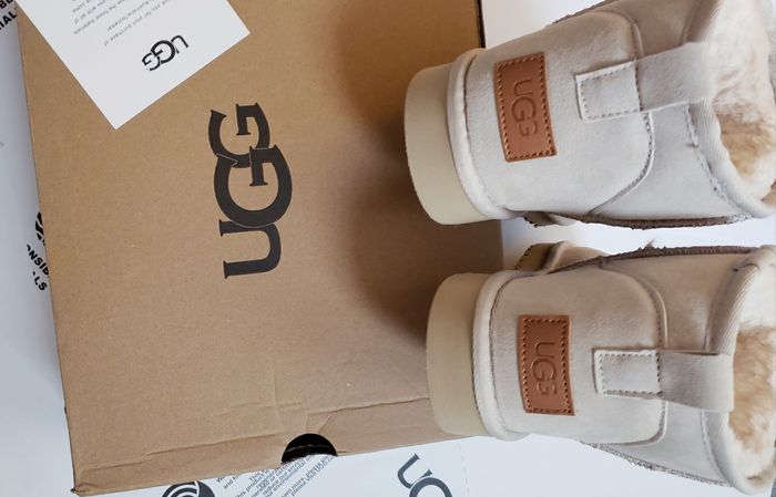 UGG Classic Ultra Mini Boots Femme  Taille 39 - photo numéro 6