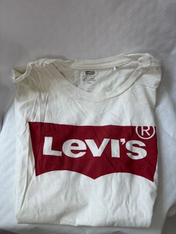 -shirt Levi’s blanc & rouge taille L – Canon et facile à porter