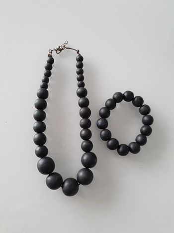 Parure boules bois noir collier et bracelet  marché artisanal