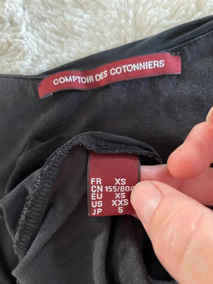 Petite robe noire douce et flatteuse XS - photo numéro 5