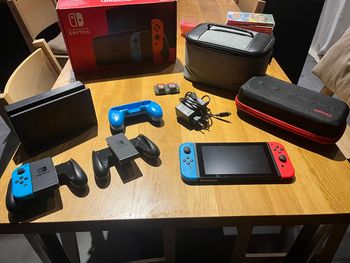 Switch avec accessoires jeux et sacoches