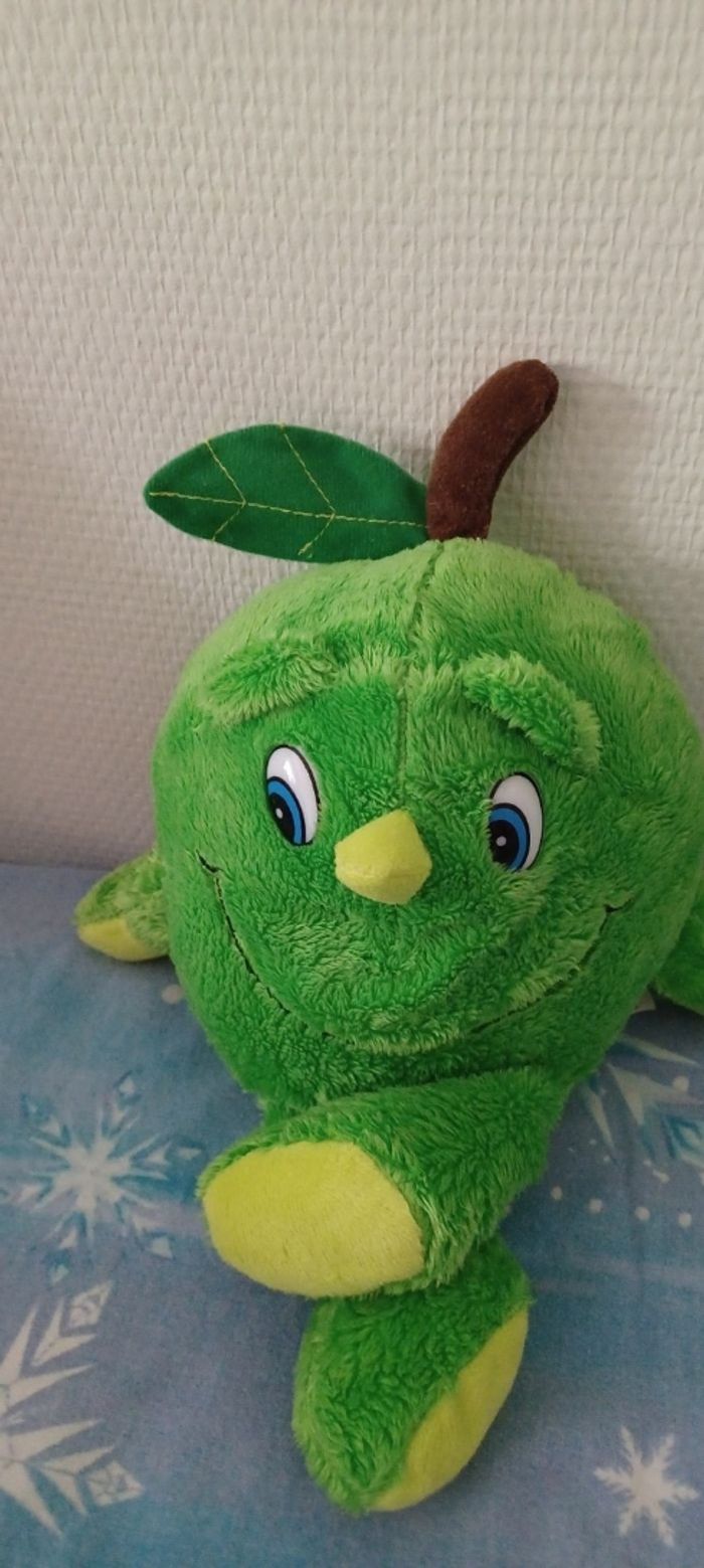 Très jolie petite peluche pomme 🍎 - photo numéro 3