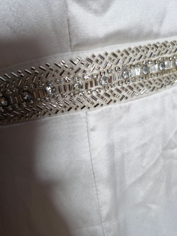 Superbe robe de mariée perles et dentelle - photo numéro 3