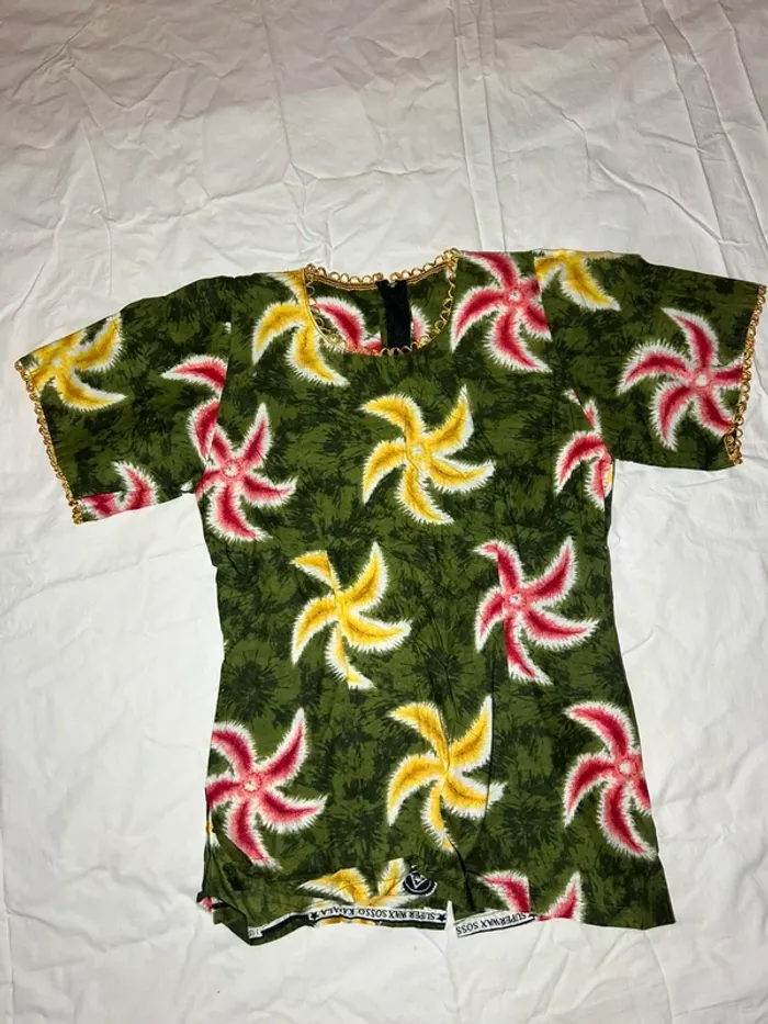 T-shirt d’été traditionnel