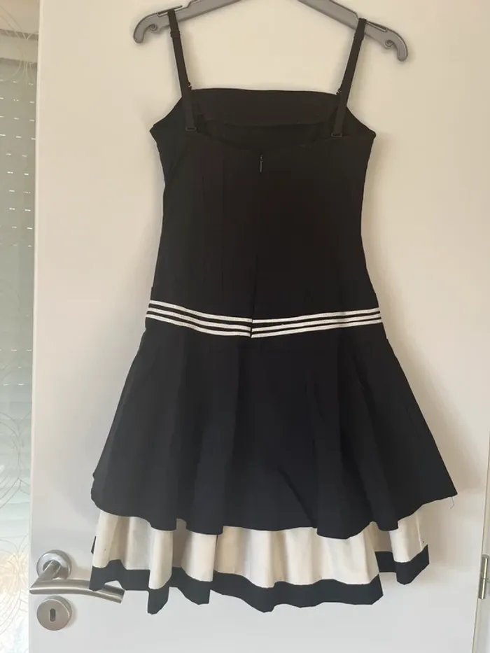 Robe noir et blanche - photo numéro 2