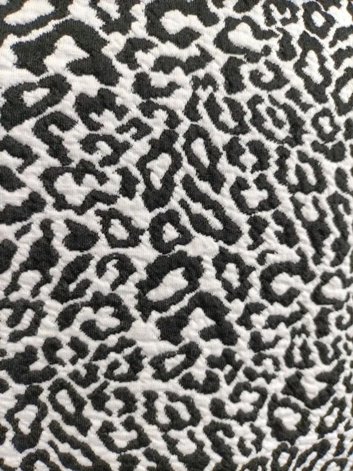 Pull Leopard Noir et Blanc - taille M bord côte Noir (A989) - photo numéro 6
