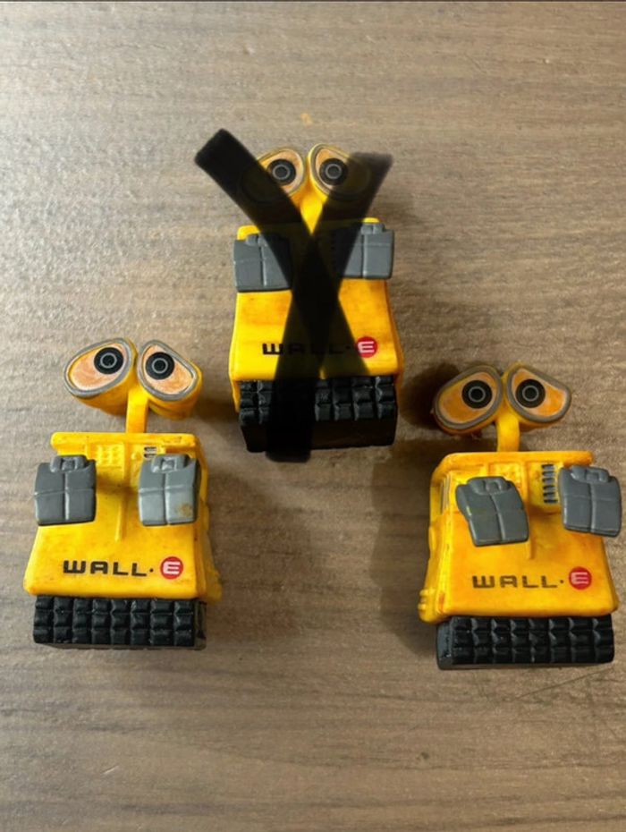 figurine petit robot wall-e