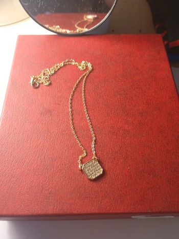 Petit collier fantaisie strass