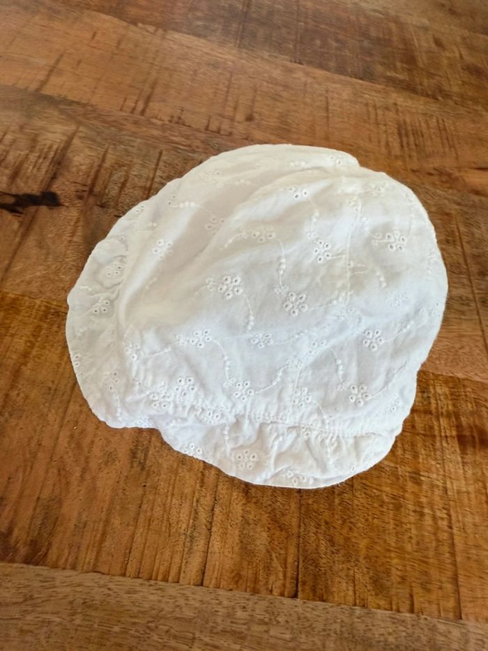 Chapeau bébé blanc Kiabi