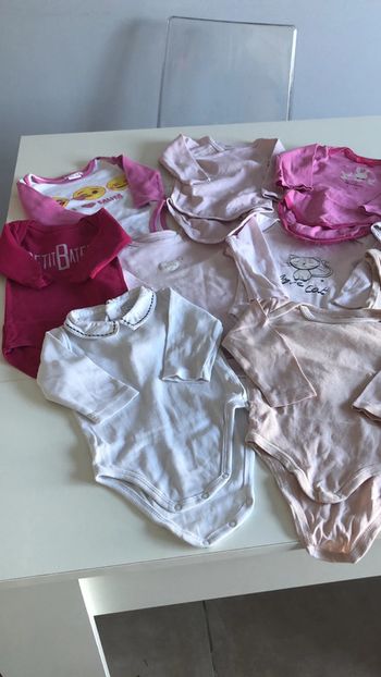 Lot 11 bodies 6 mois