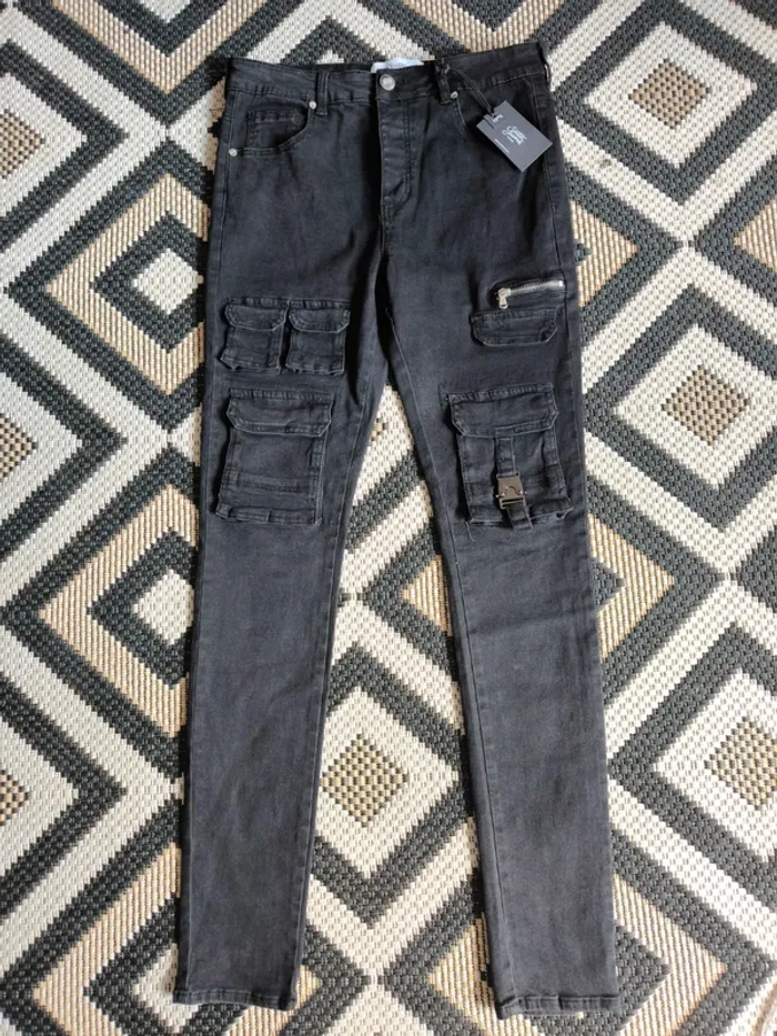 Jean cargo noir Sixth June – Taille 33 – Neuf avec étiquette