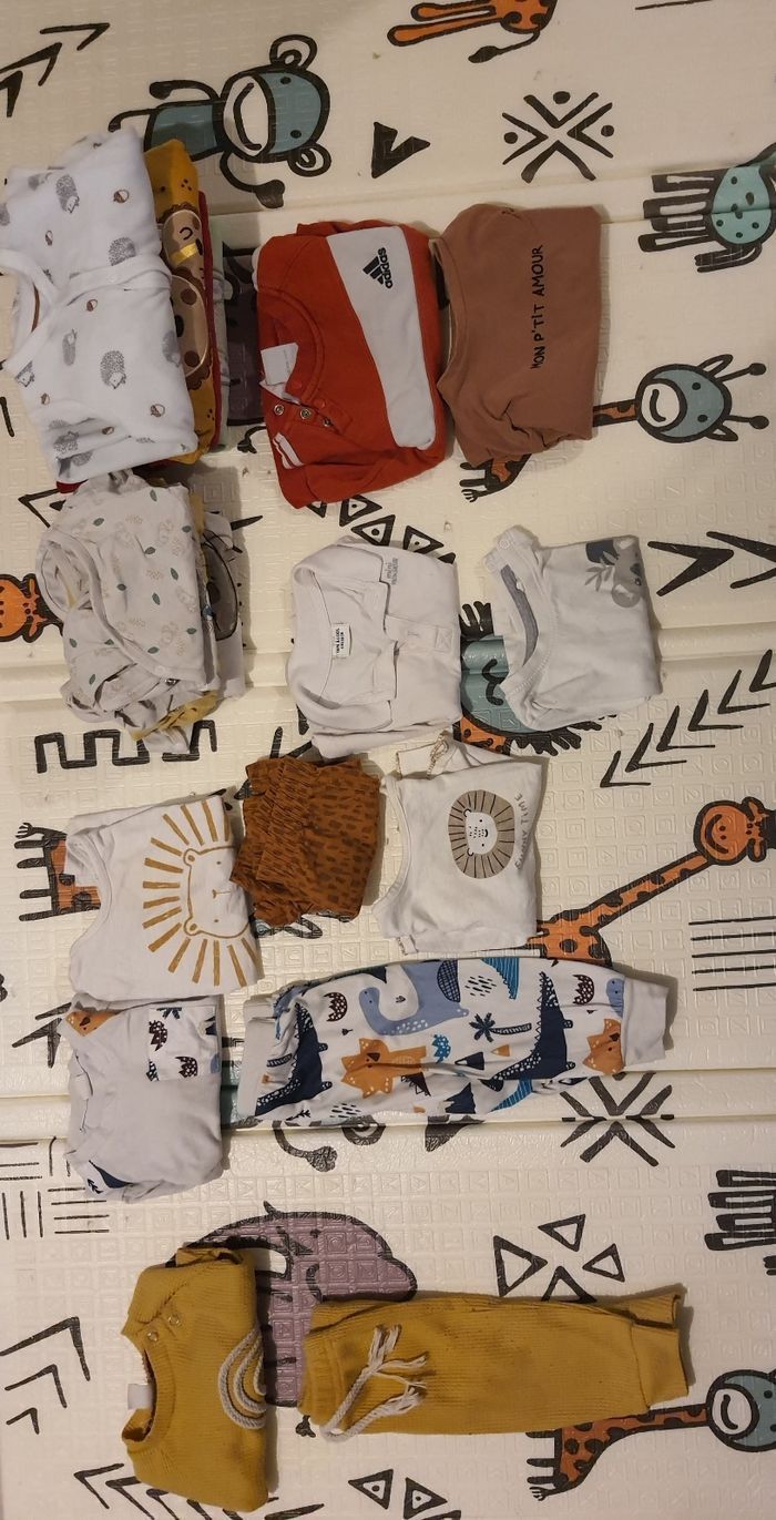 Lot vêtements 6 mois