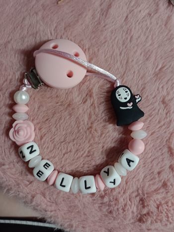 Attache tétine chihirro