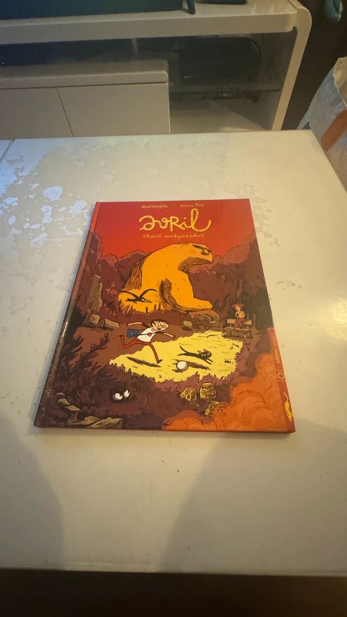 📚 BD “Avril - Tome 1 : Football, sortilèges et puberté” - Abdel Bouzbiba & Adrien Dailly