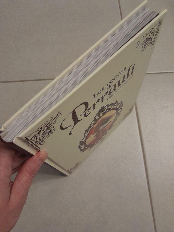 Livre les contes  de Perrault - photo numéro 3