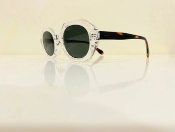 Lunette de soleil mixte small transparente et marron écaillée UV protection catégorie 3