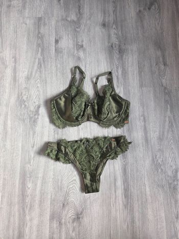 Ensemble lingerie Hunkemoller kaki - haut 85c / bas s - neuf sans étiquette