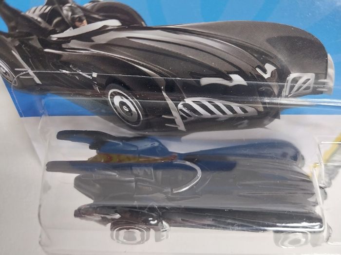 Hot Wheels Batman & Robin Batmobile 2024 - photo numéro 5